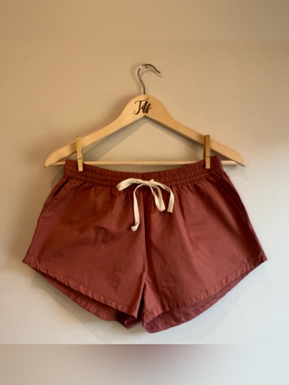 Billabong Drawstring Shorts / Medium / Rust Colored